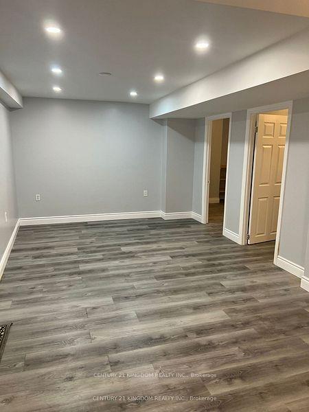 Photo 5 of Unit Bsmt, 458 Summerpark Crescent, Pickering, Amberlea — HOMEH