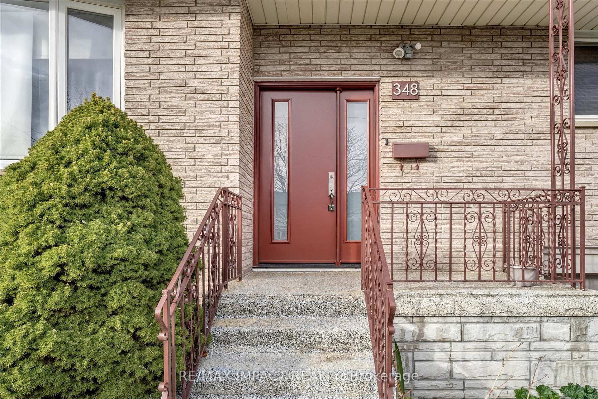 Photo 2 of 348 Ridgeway Avenue, Oshawa, McLaughlin — HOMEH