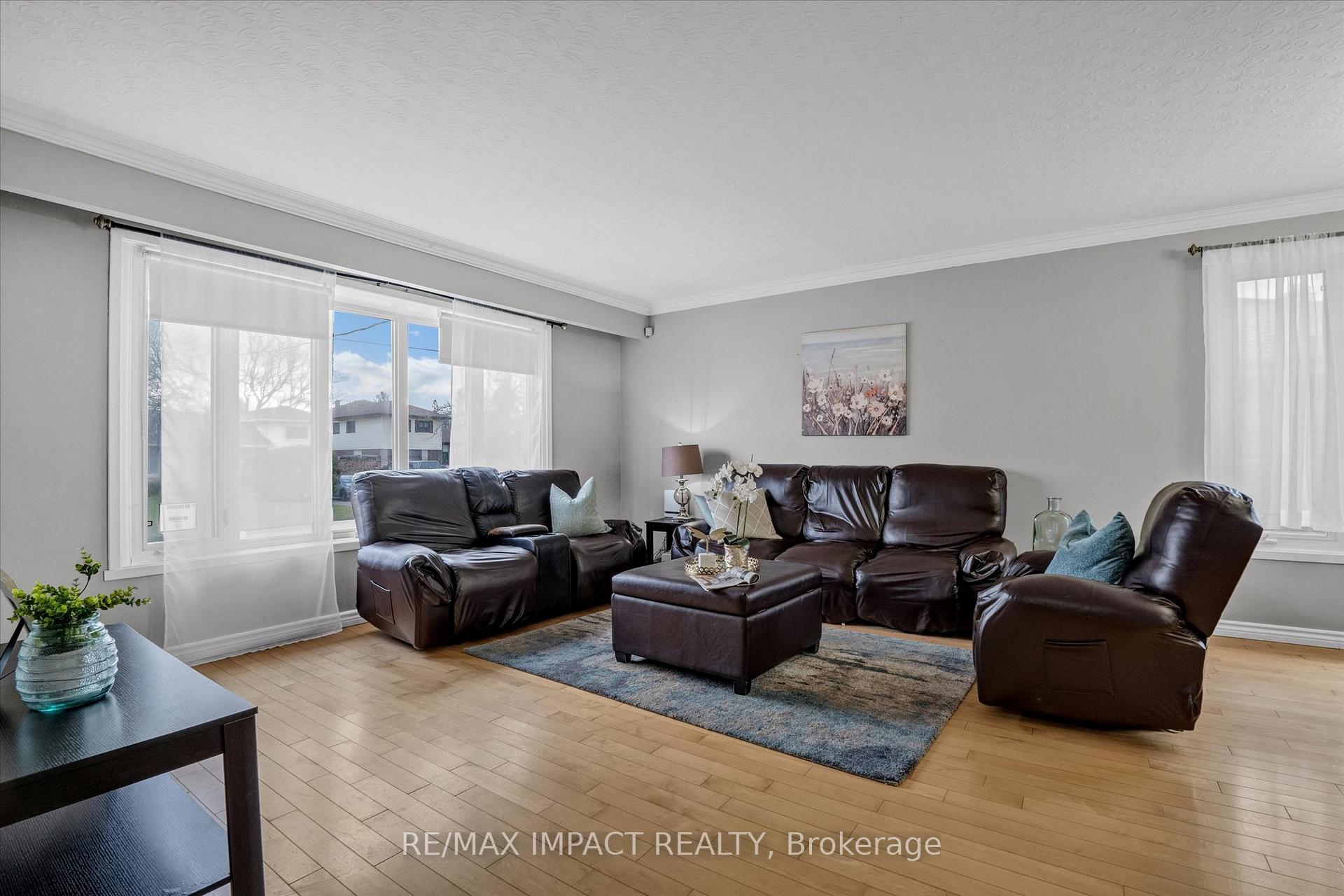 Photo 17 of 348 Ridgeway Avenue, Oshawa, McLaughlin — HOMEH