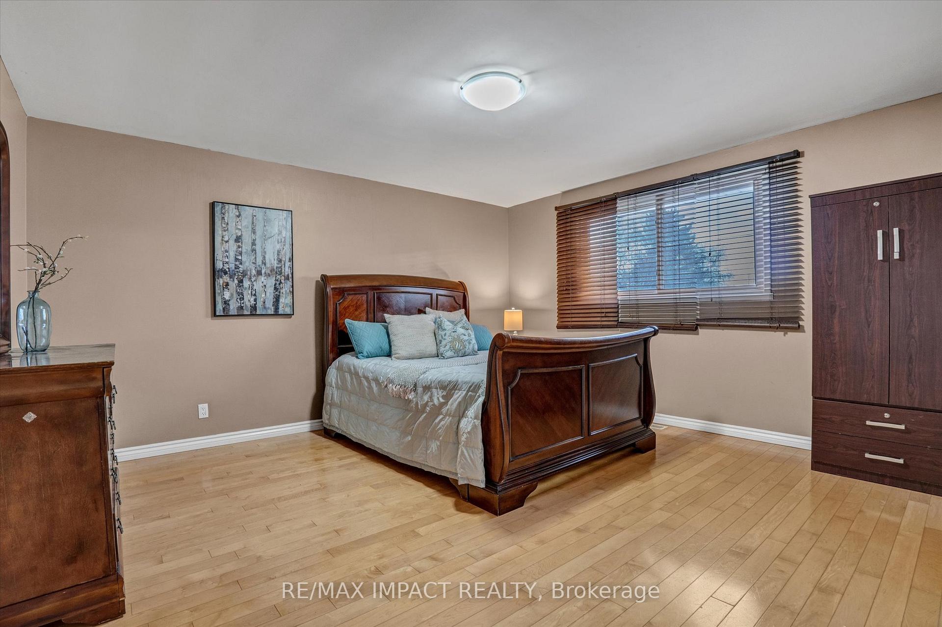 Photo 19 of 348 Ridgeway Avenue, Oshawa, McLaughlin — HOMEH