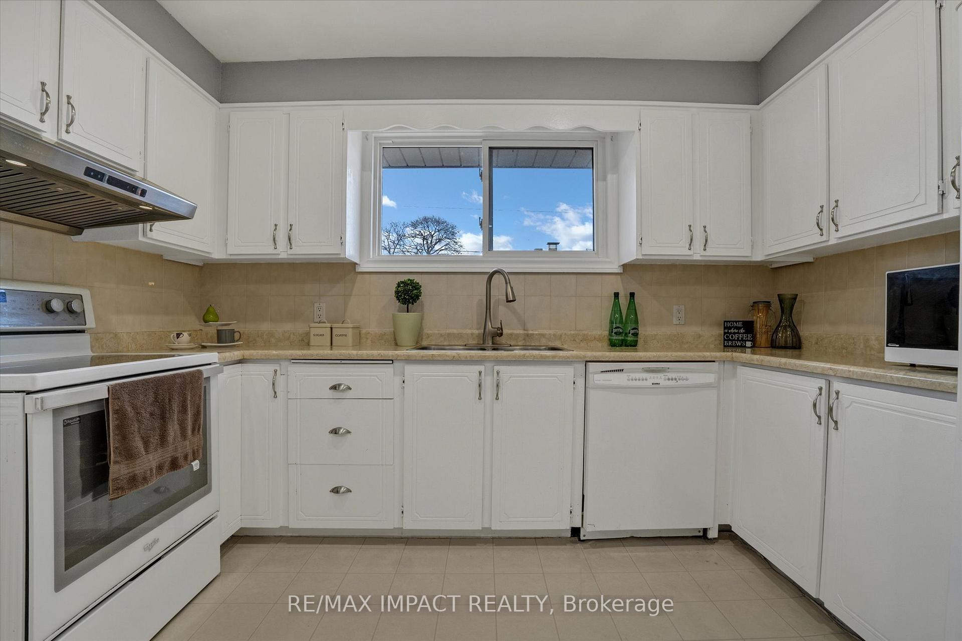 Photo 20 of 348 Ridgeway Avenue, Oshawa, McLaughlin — HOMEH
