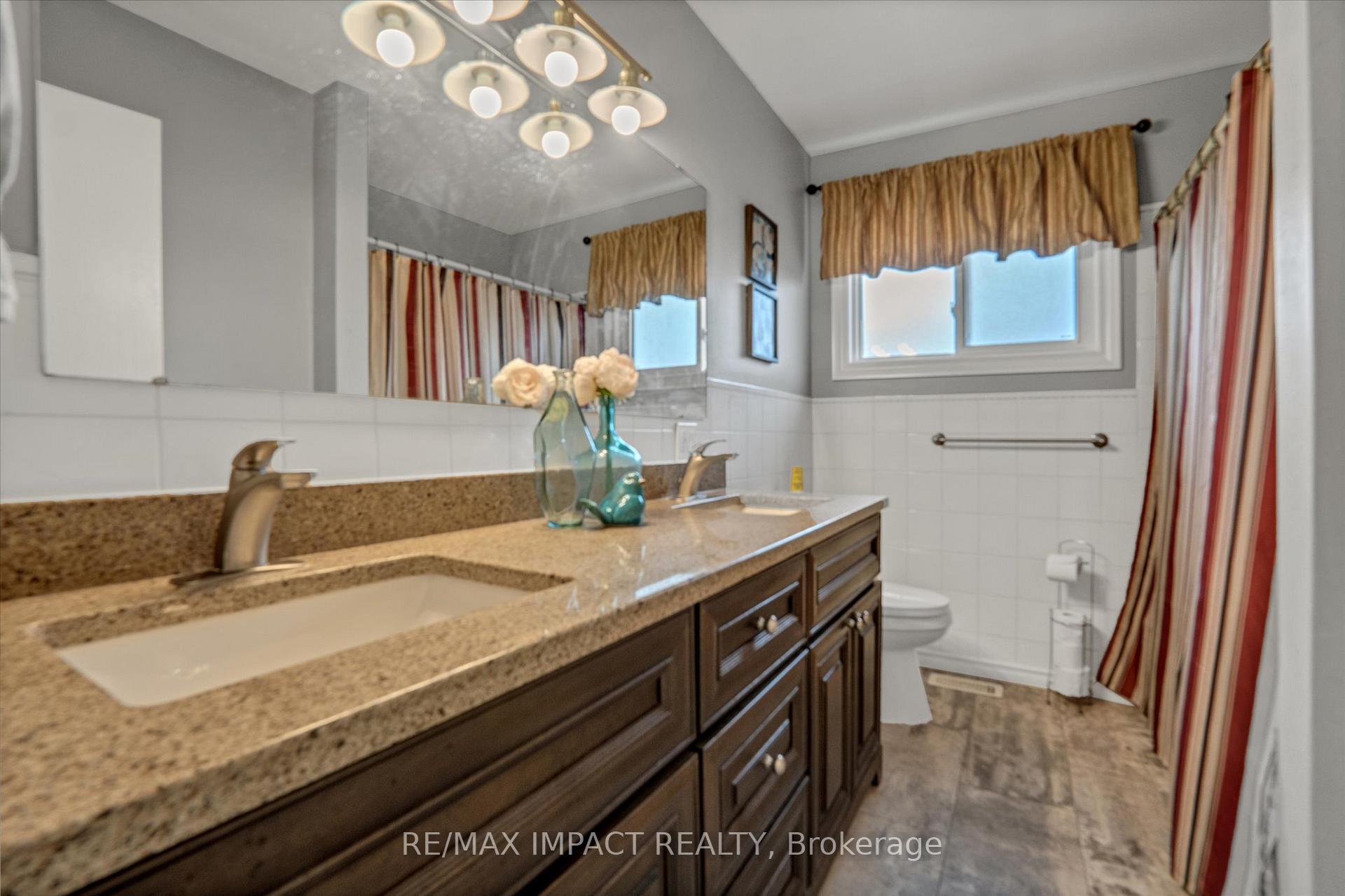 Photo 31 of 348 Ridgeway Avenue, Oshawa, McLaughlin — HOMEH