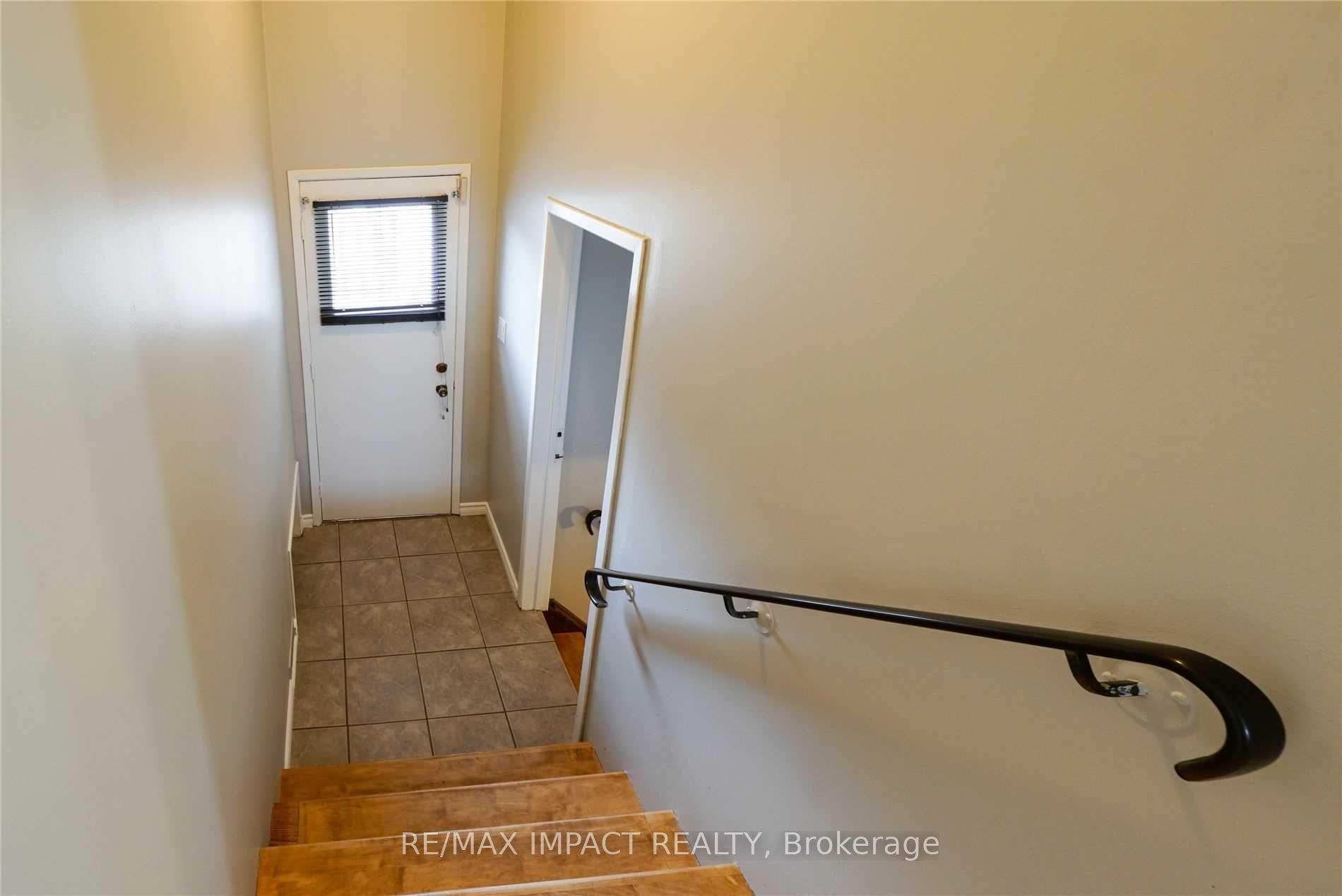 Photo 12 of 348 Ridgeway Avenue, Oshawa, McLaughlin — HOMEH