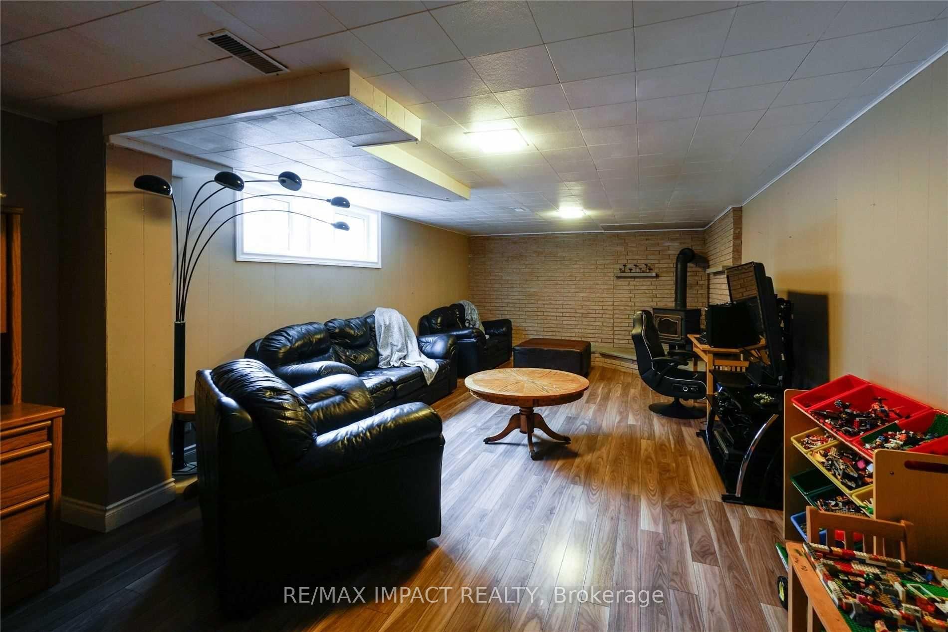 Photo 34 of 348 Ridgeway Avenue, Oshawa, McLaughlin — HOMEH