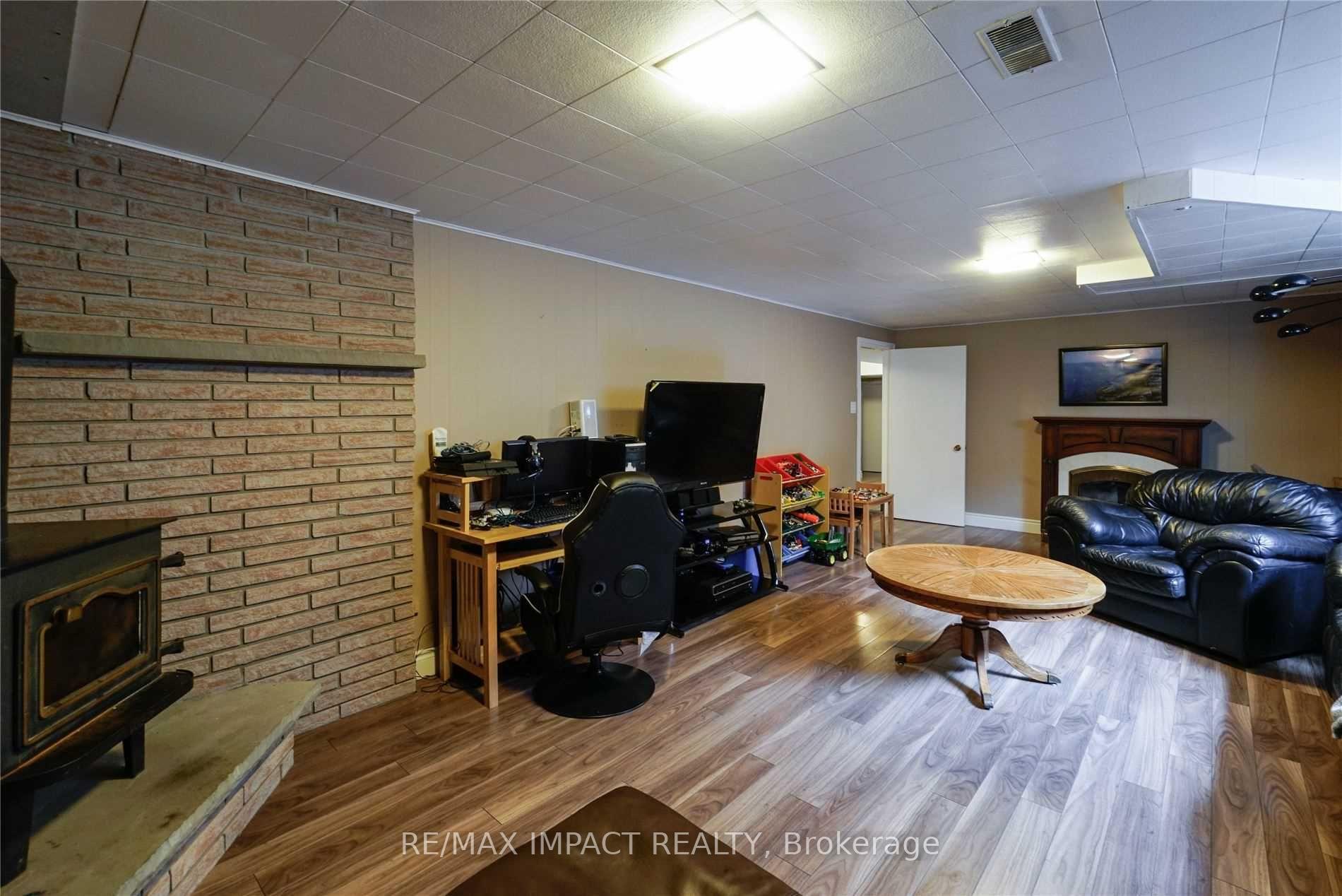 Photo 24 of 348 Ridgeway Avenue, Oshawa, McLaughlin — HOMEH
