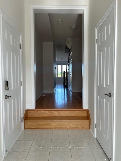 Photo 9 of 130 Mumbai Drive, Markham, Middlefield — HOMEH