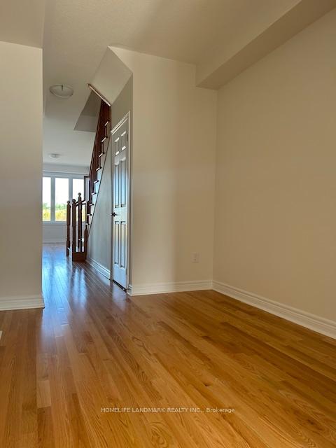 Photo 6 of 130 Mumbai Drive, Markham, Middlefield — HOMEH