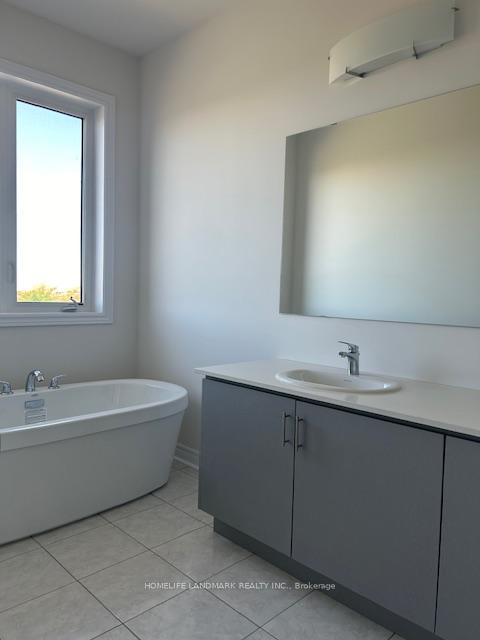 Photo 7 of 130 Mumbai Drive, Markham, Middlefield — HOMEH