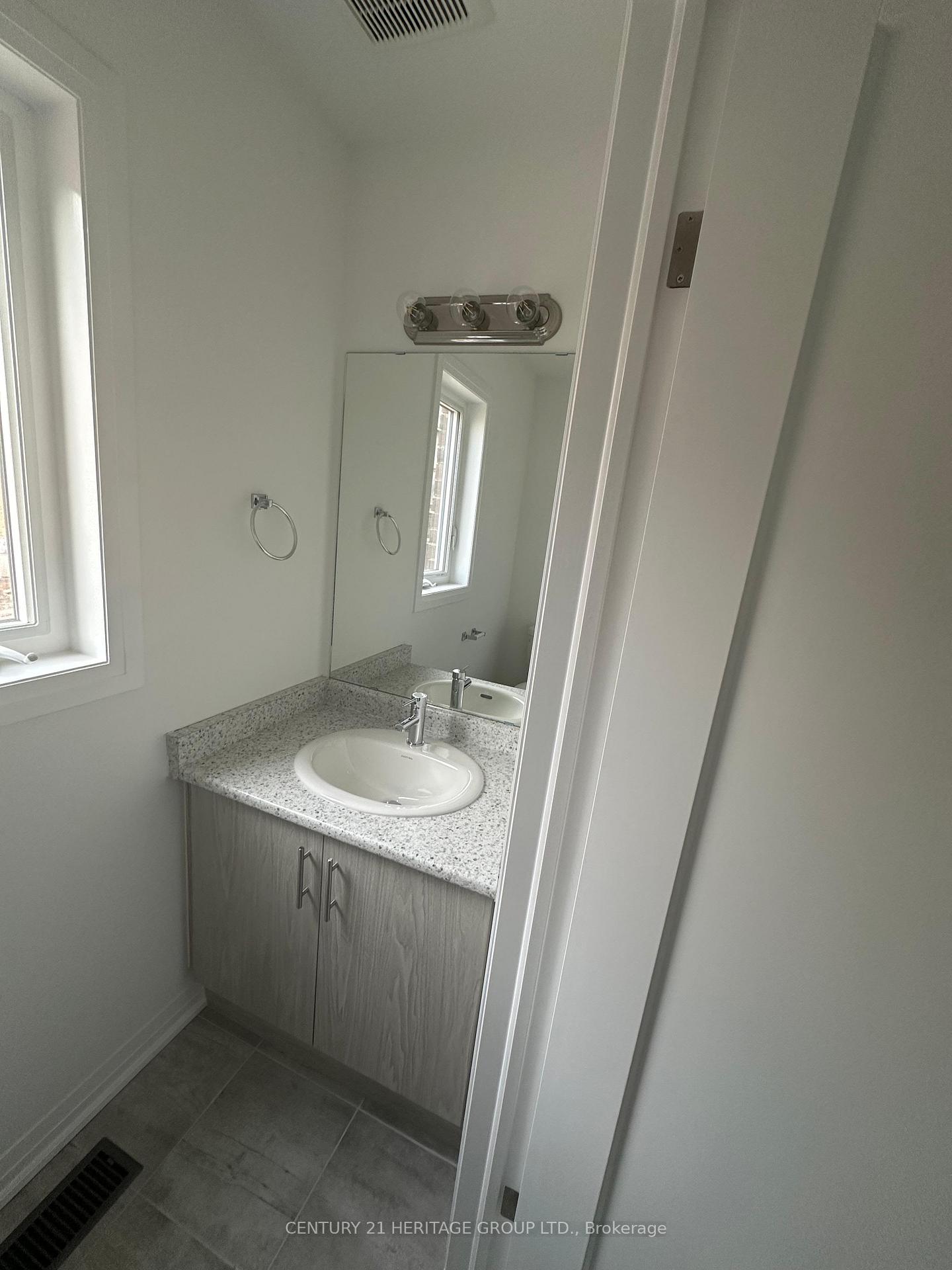 Photo 20 of 229 Cittadella Boulevard, Hamilton, Hannon — HOMEH