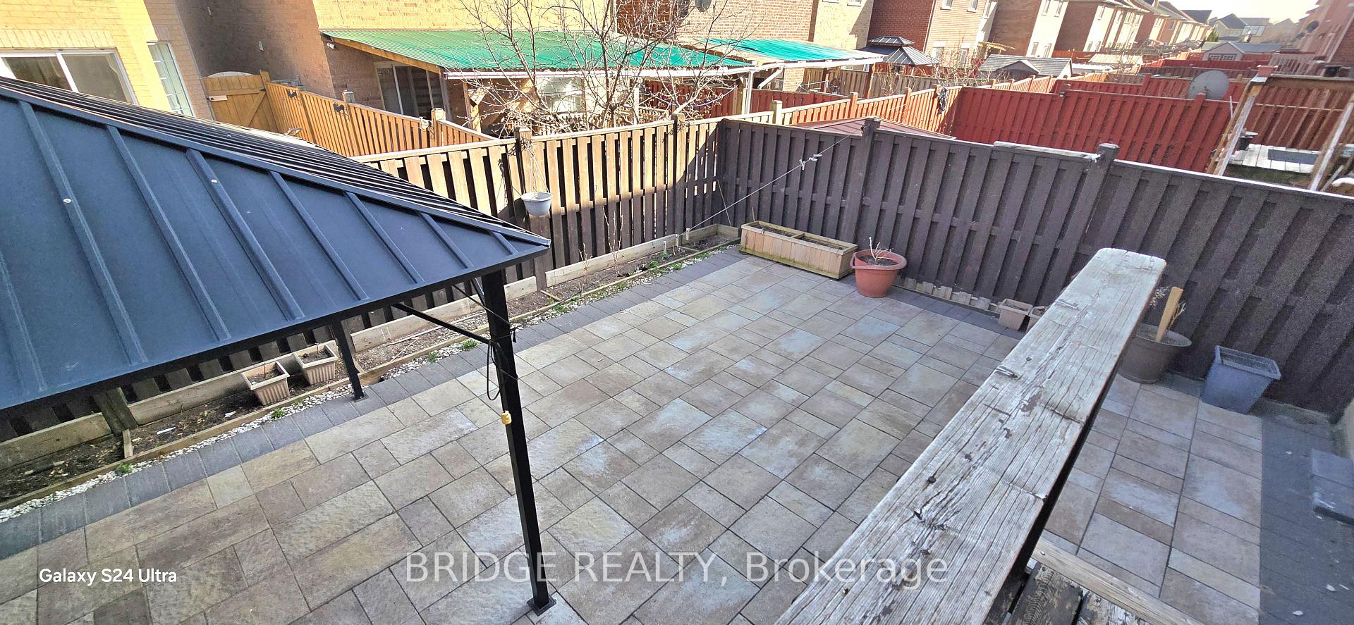 Photo 9 of 31 Footbridge Crescent S, Brampton, Sandringham-Wellington — HOMEH