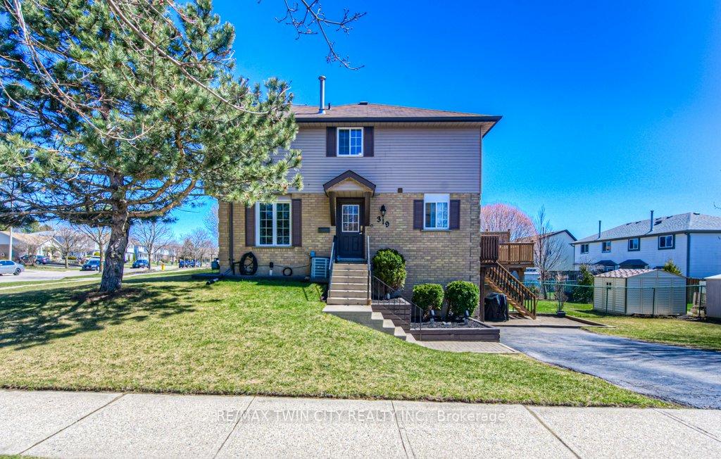 Photo 4 of 319 Benesfort Crescent, Kitchener — HOMEH