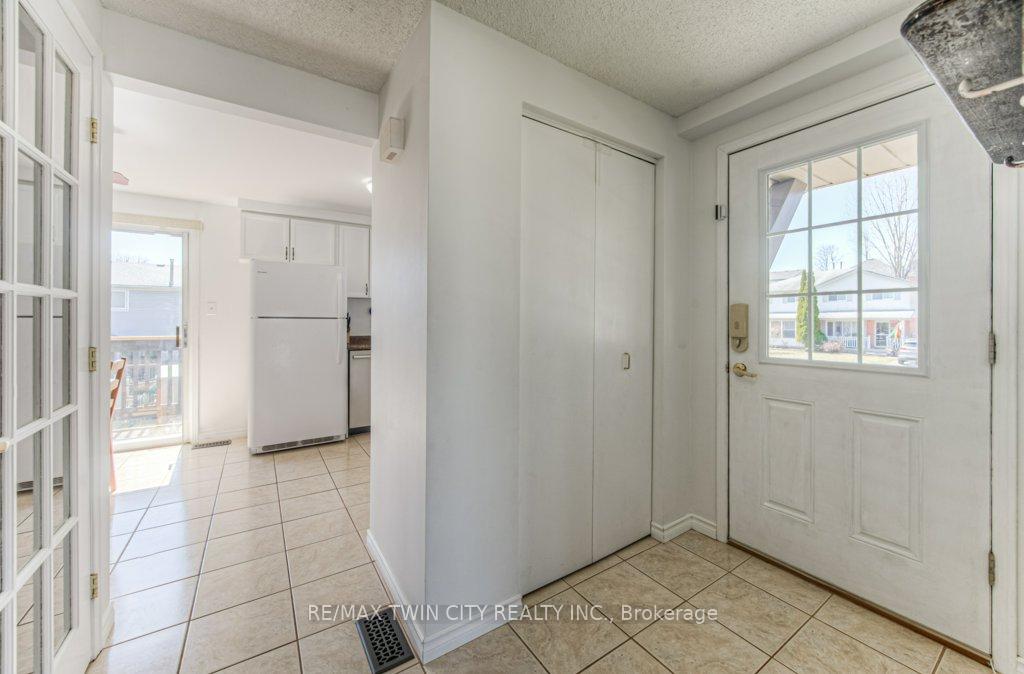 Photo 2 of 319 Benesfort Crescent, Kitchener — HOMEH