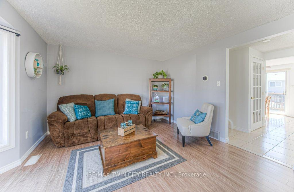 Photo 3 of 319 Benesfort Crescent, Kitchener — HOMEH