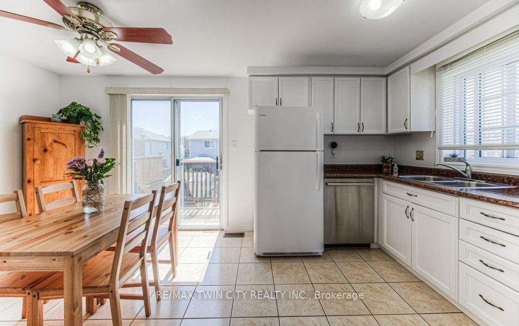 Photo 11 of 319 Benesfort Crescent, Kitchener — HOMEH