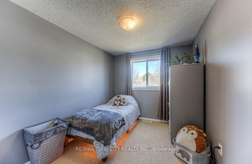 Photo 17 of 319 Benesfort Crescent, Kitchener — HOMEH
