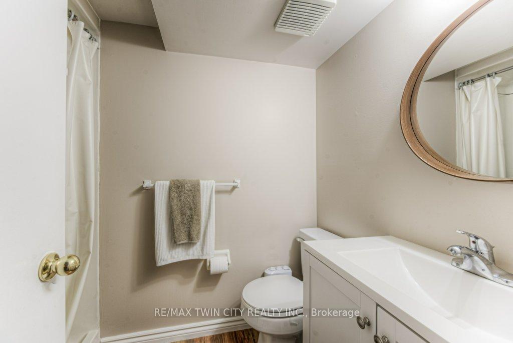 Photo 14 of 319 Benesfort Crescent, Kitchener — HOMEH
