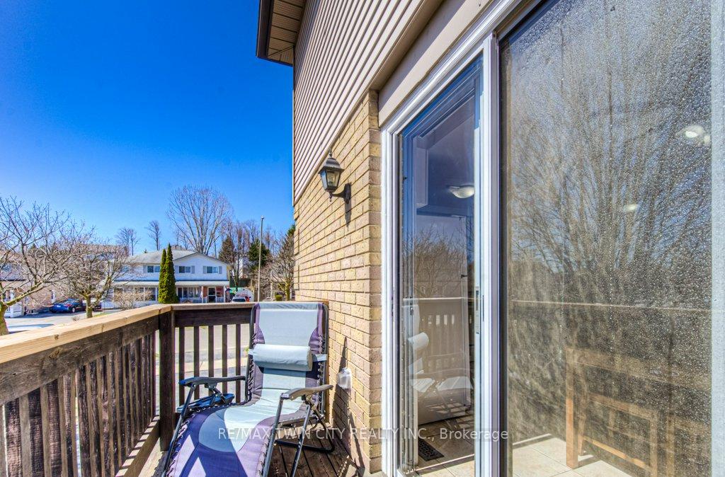 Photo 16 of 319 Benesfort Crescent, Kitchener — HOMEH
