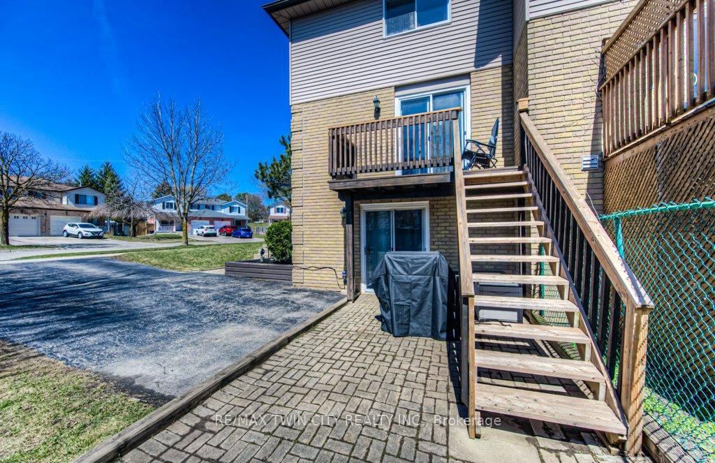 Photo 20 of 319 Benesfort Crescent, Kitchener — HOMEH