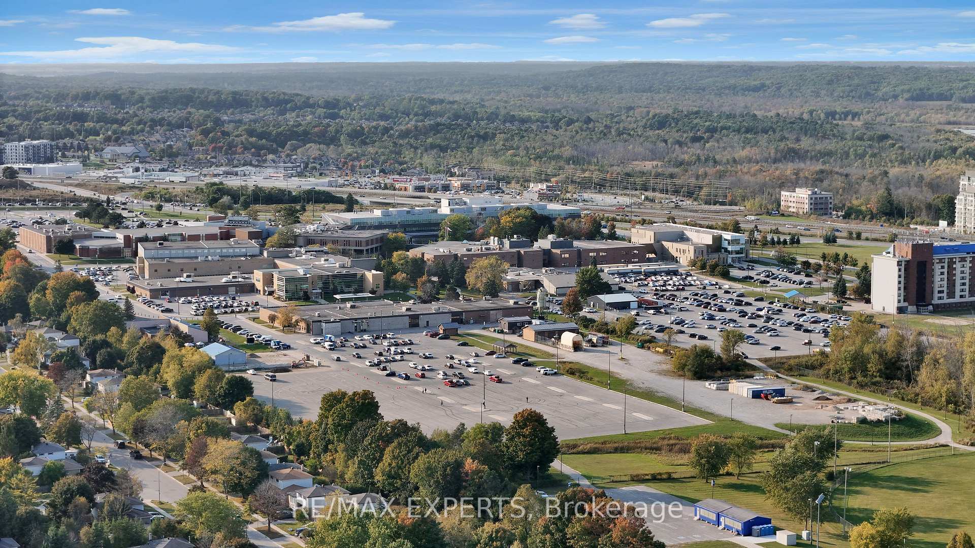 Photo 26 of 79 Corbett Drive, Barrie, Grove East — HOMEH