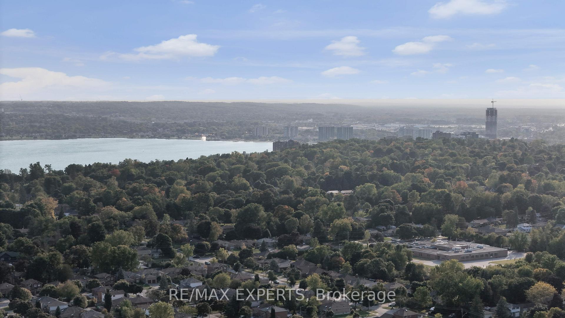 Photo 3 of 79 Corbett Drive, Barrie, Grove East — HOMEH