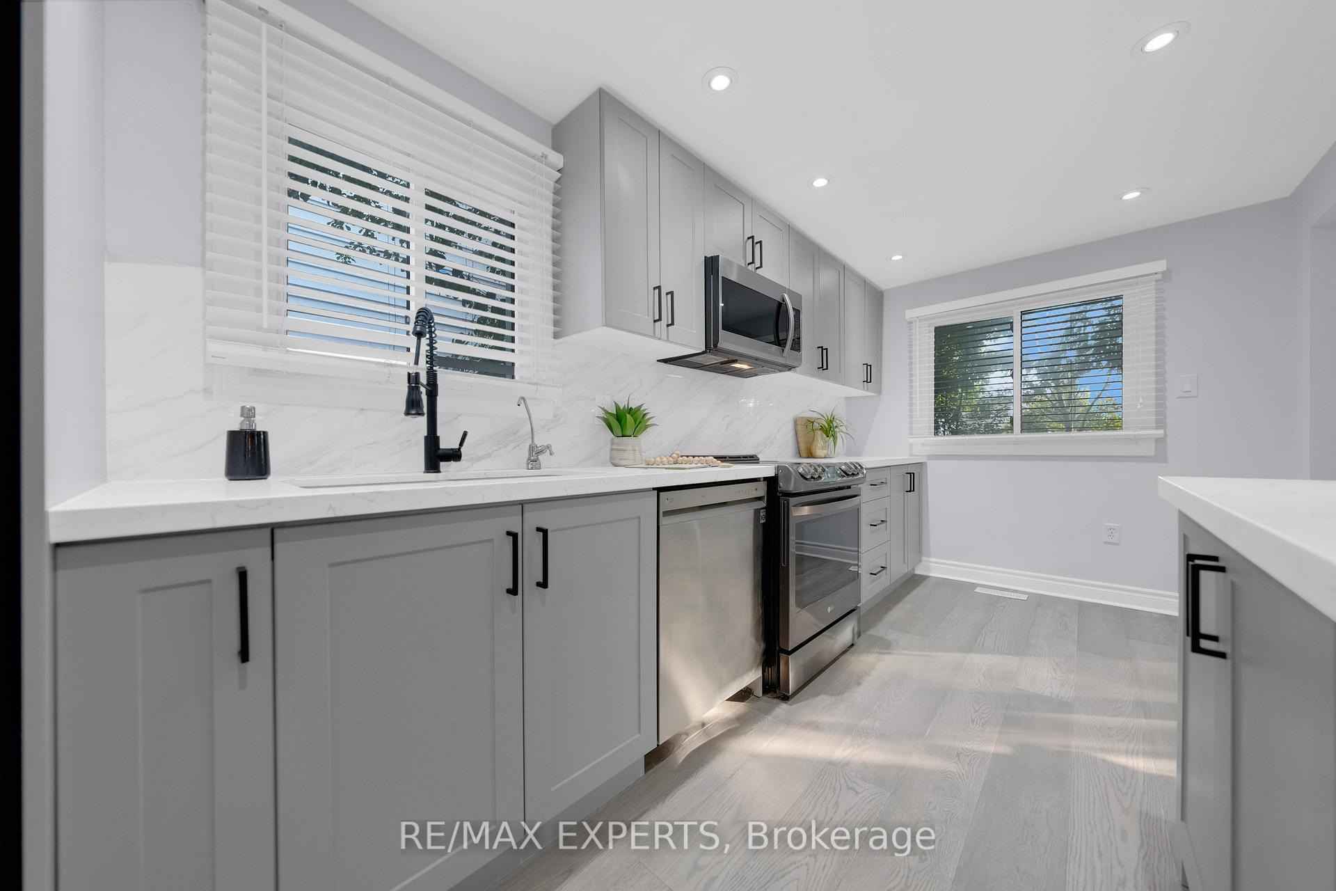 Photo 20 of 79 Corbett Drive, Barrie, Grove East — HOMEH
