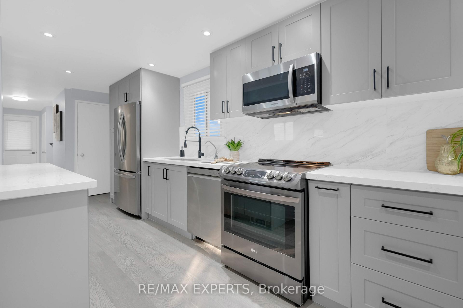 Photo 23 of 79 Corbett Drive, Barrie, Grove East — HOMEH