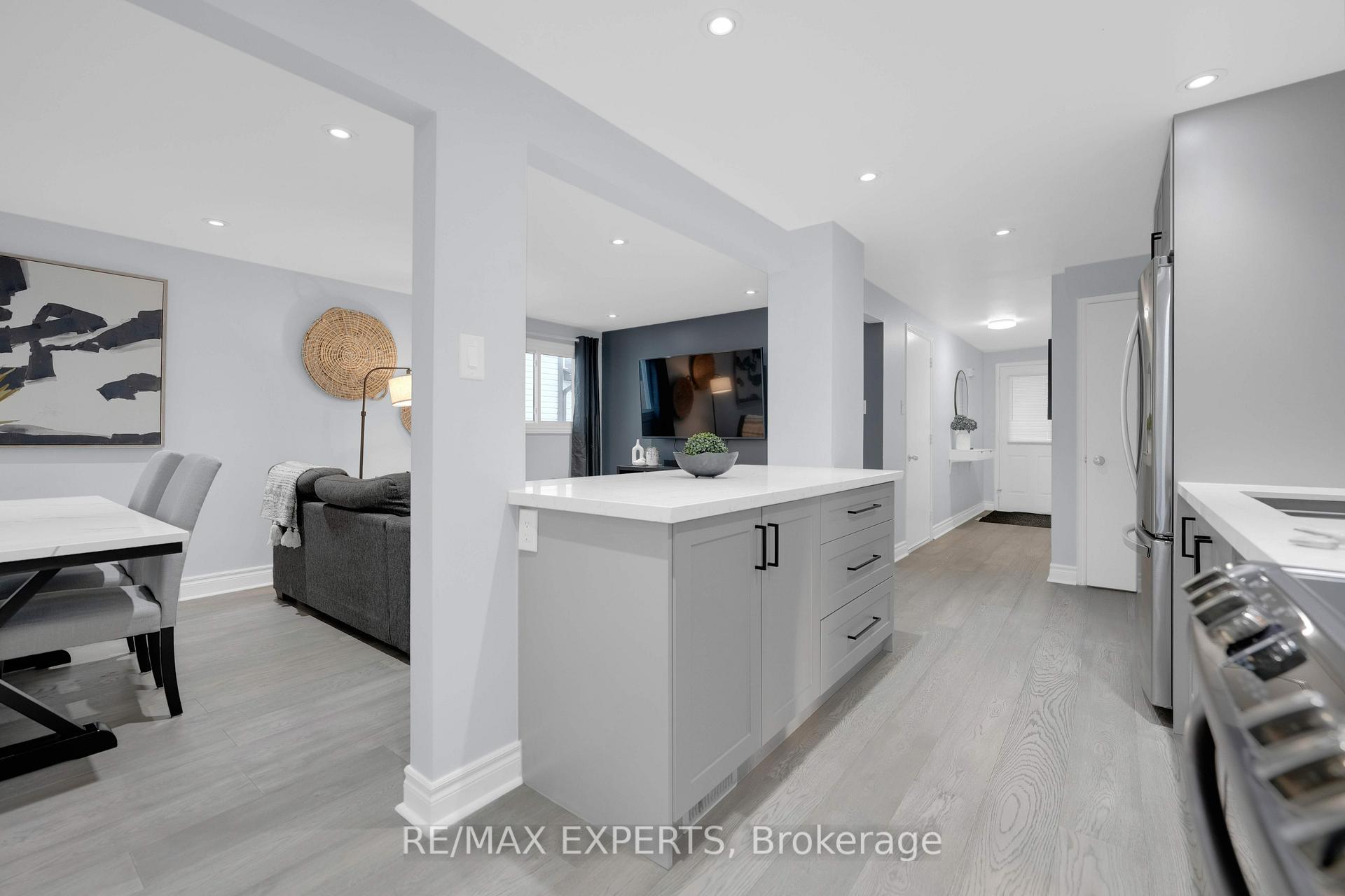 Photo 8 of 79 Corbett Drive, Barrie, Grove East — HOMEH