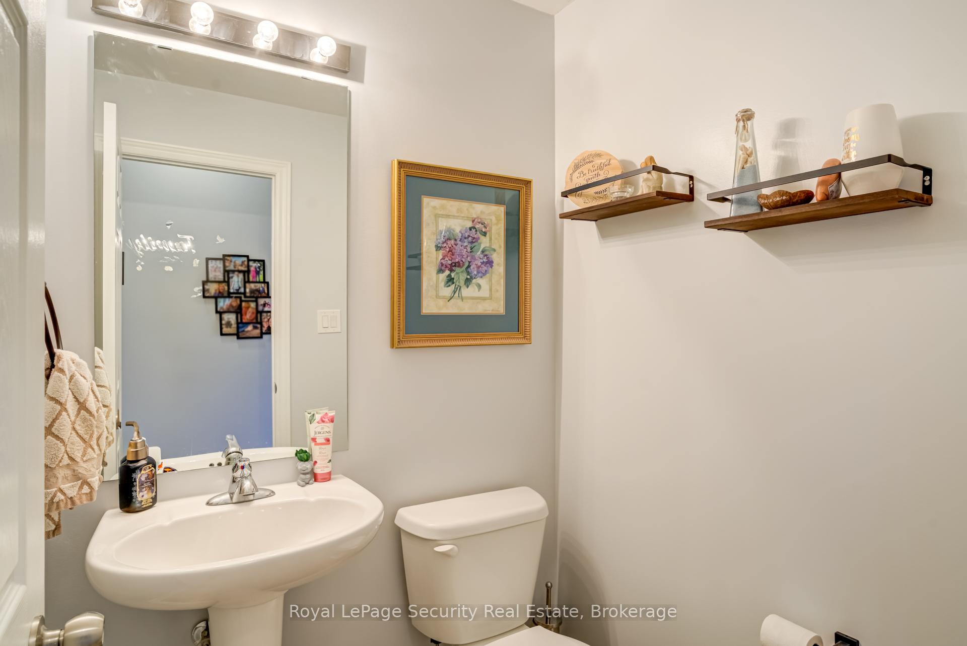 Photo 5 of 37 Snelgrove Crescent, Barrie, West Bayfield — HOMEH
