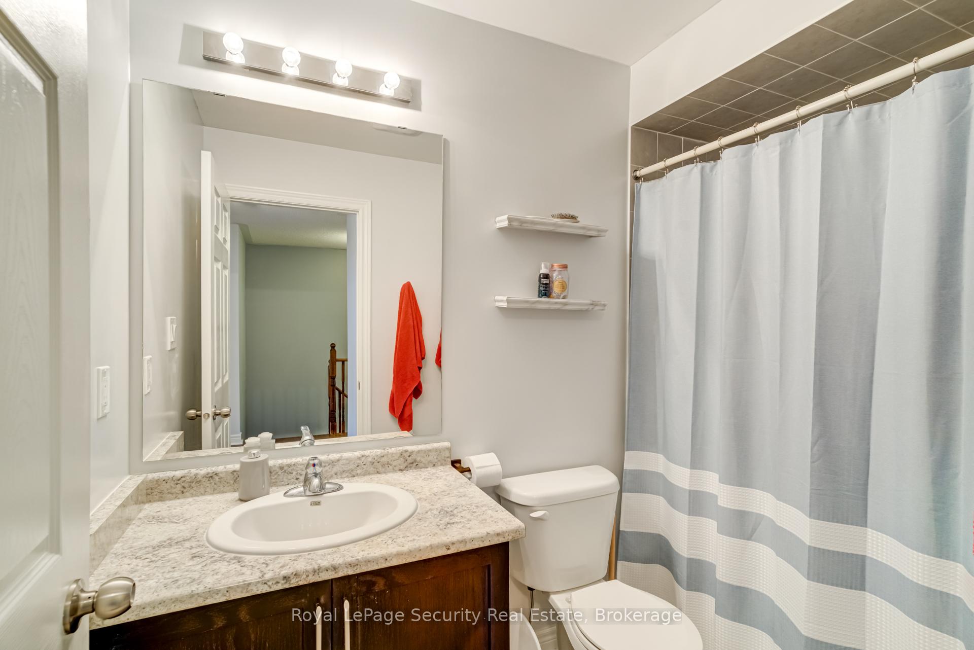 Photo 10 of 37 Snelgrove Crescent, Barrie, West Bayfield — HOMEH