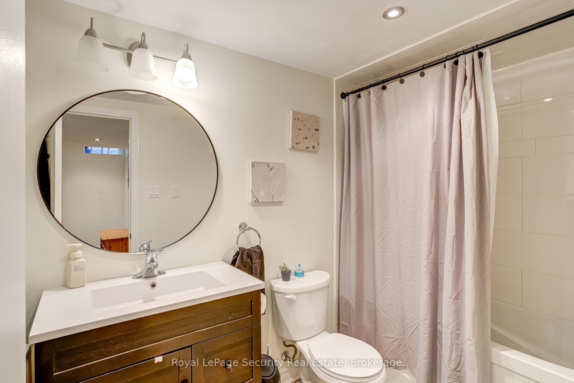 Photo 19 of 37 Snelgrove Crescent, Barrie, West Bayfield — HOMEH