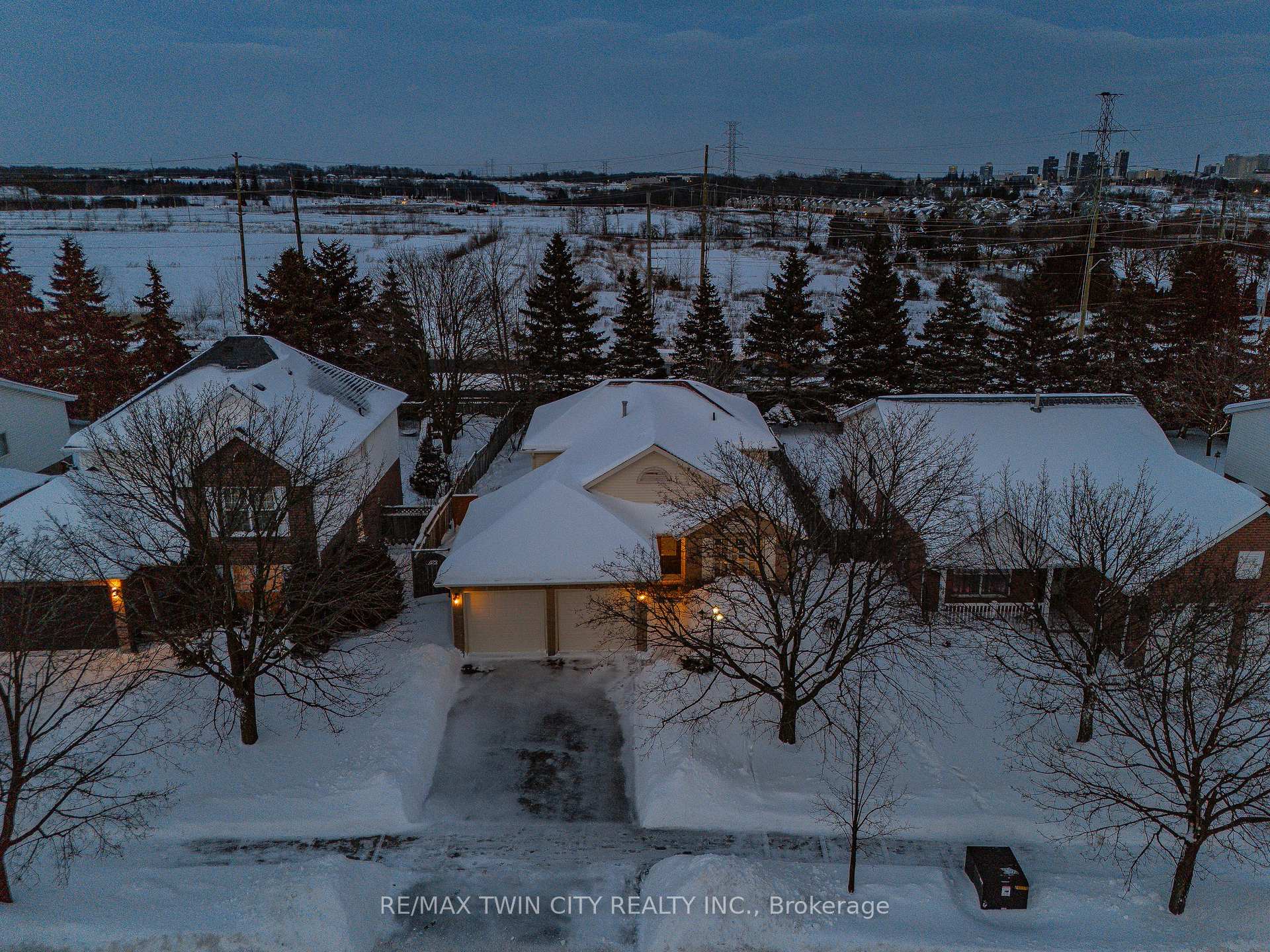 Photo 9 of 428 Timbercroft Crescent, Waterloo, Laurelwood — HOMEH