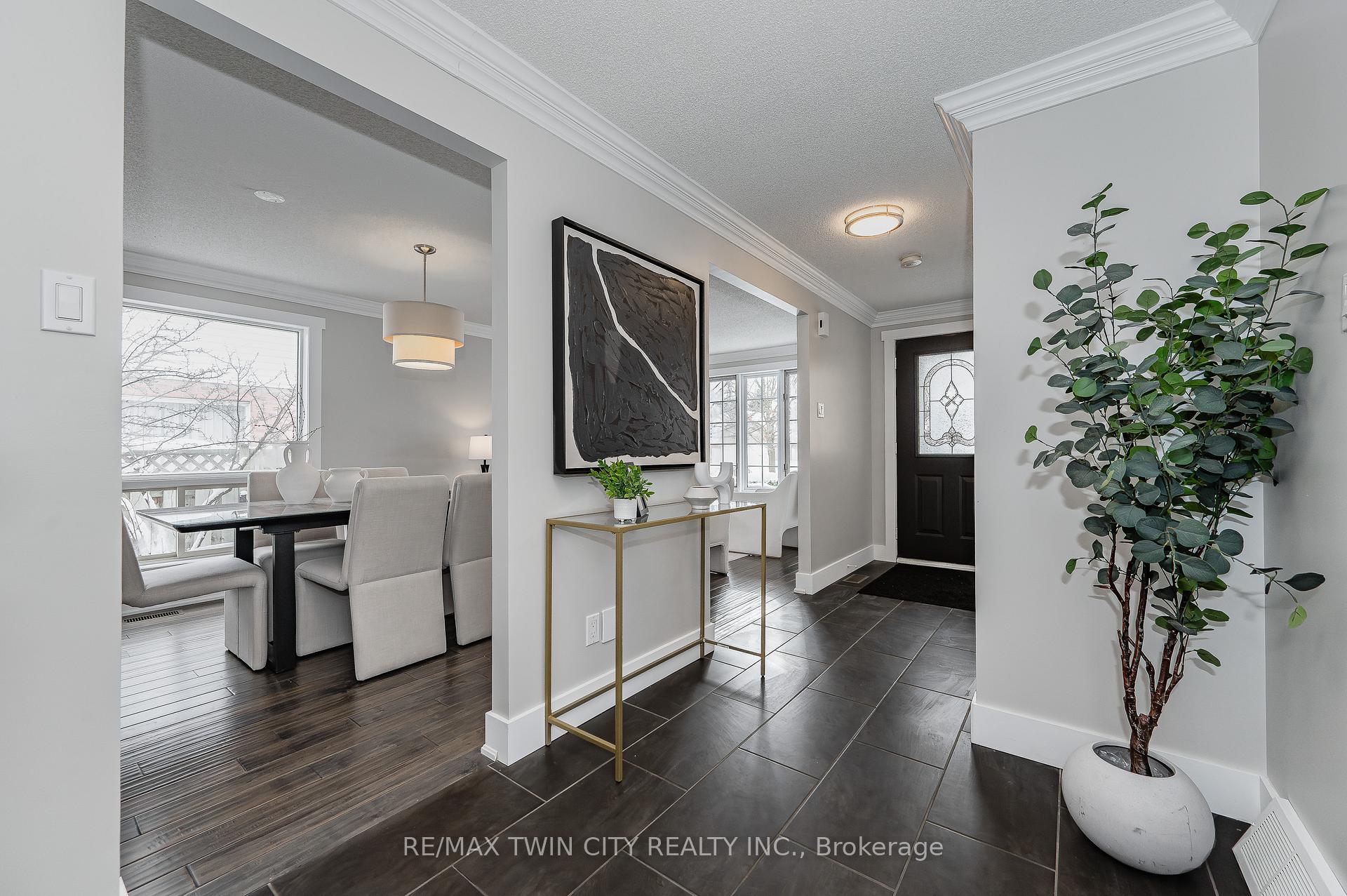 Photo 7 of 428 Timbercroft Crescent, Waterloo, Laurelwood — HOMEH