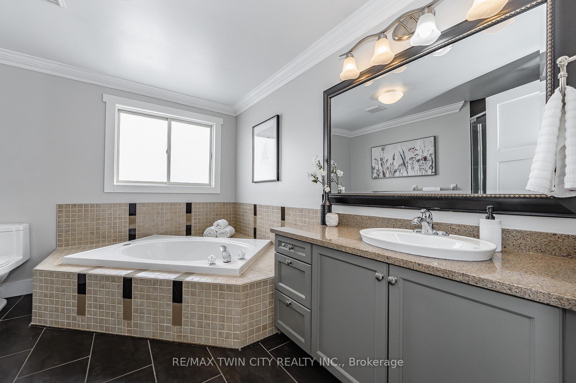 Photo 19 of 428 Timbercroft Crescent, Waterloo, Laurelwood — HOMEH