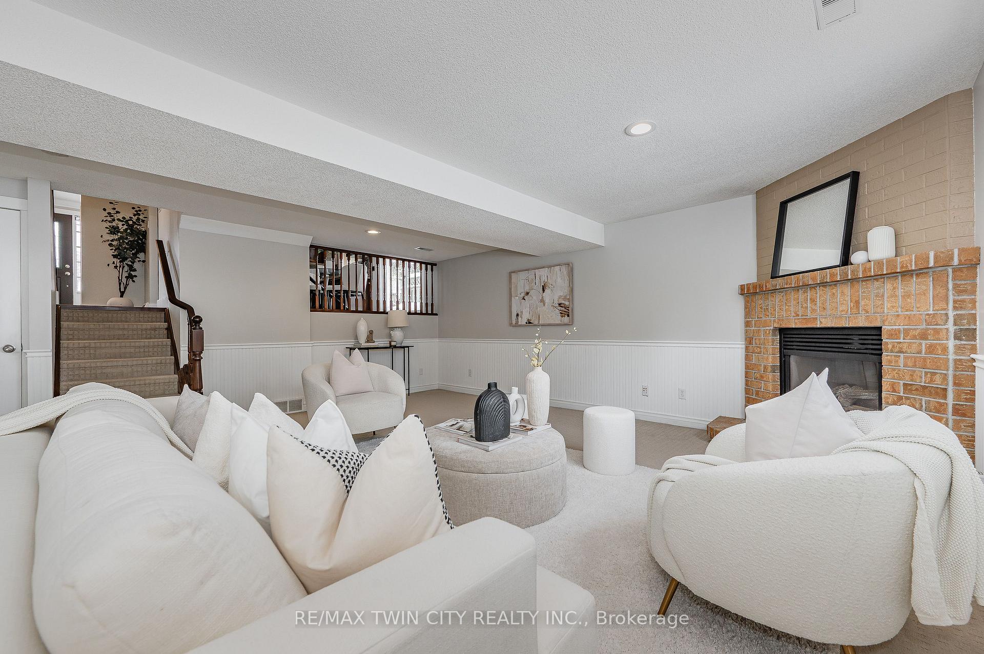 Photo 26 of 428 Timbercroft Crescent, Waterloo, Laurelwood — HOMEH