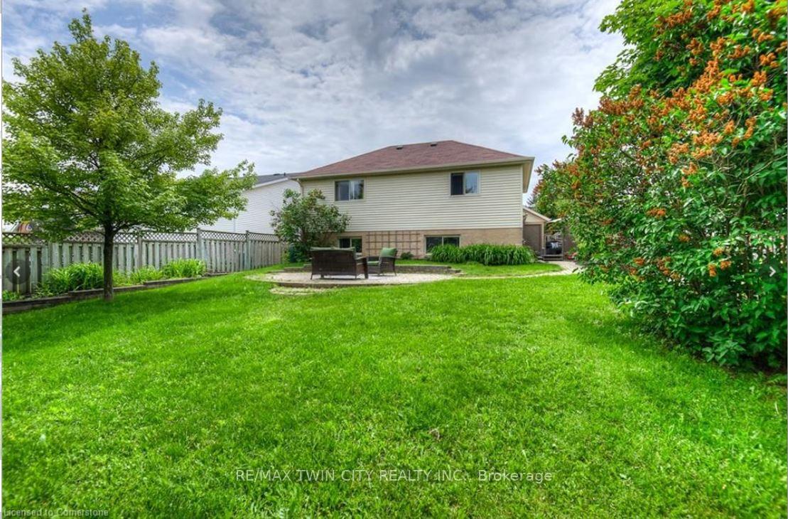 Photo 14 of 428 Timbercroft Crescent, Waterloo, Laurelwood — HOMEH