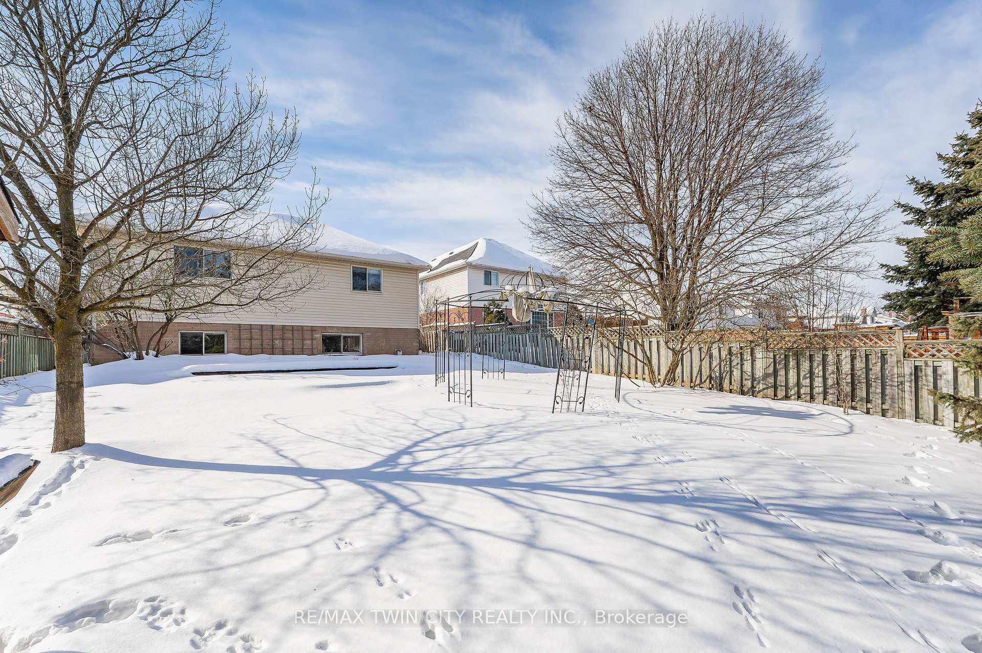 Photo 36 of 428 Timbercroft Crescent, Waterloo, Laurelwood — HOMEH