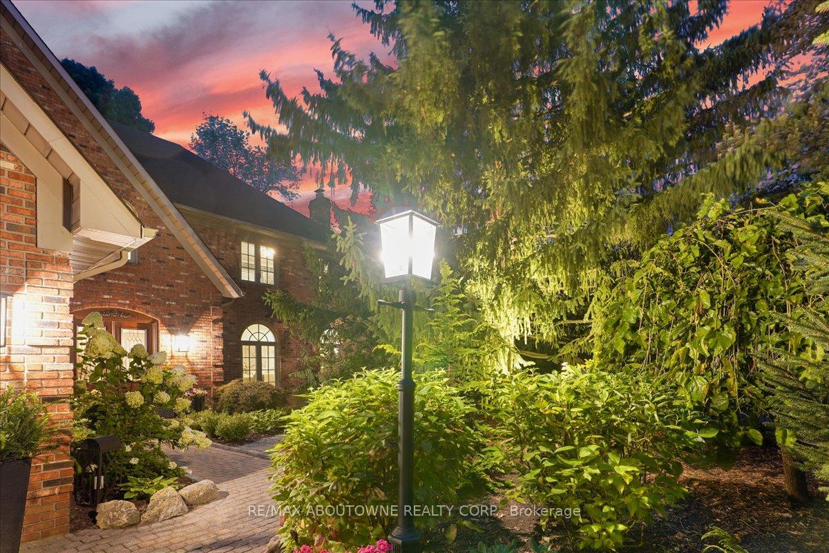Photo 5 of 434 Golf Links Road, Hamilton, Ancaster — HOMEH