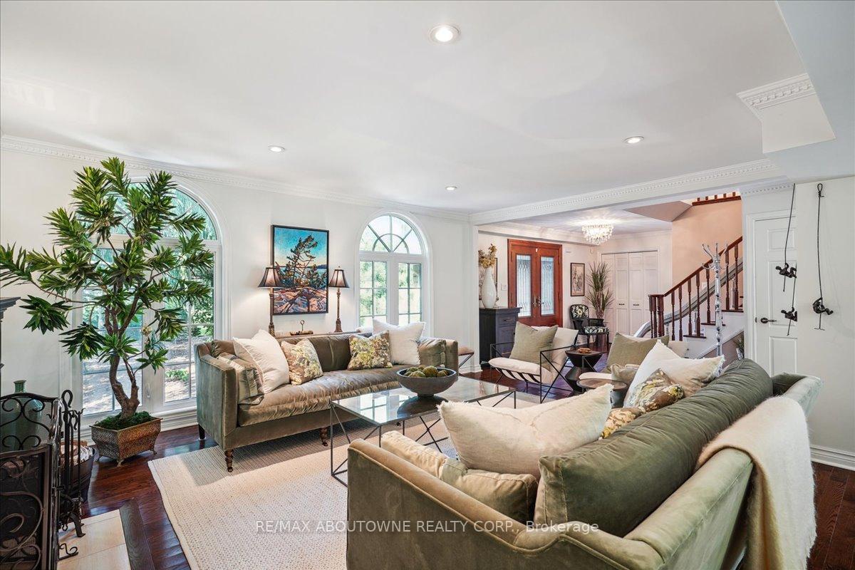 Photo 9 of 434 Golf Links Road, Hamilton, Ancaster — HOMEH