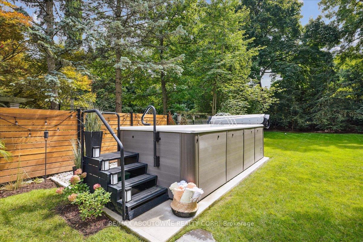 Photo 32 of 434 Golf Links Road, Hamilton, Ancaster — HOMEH