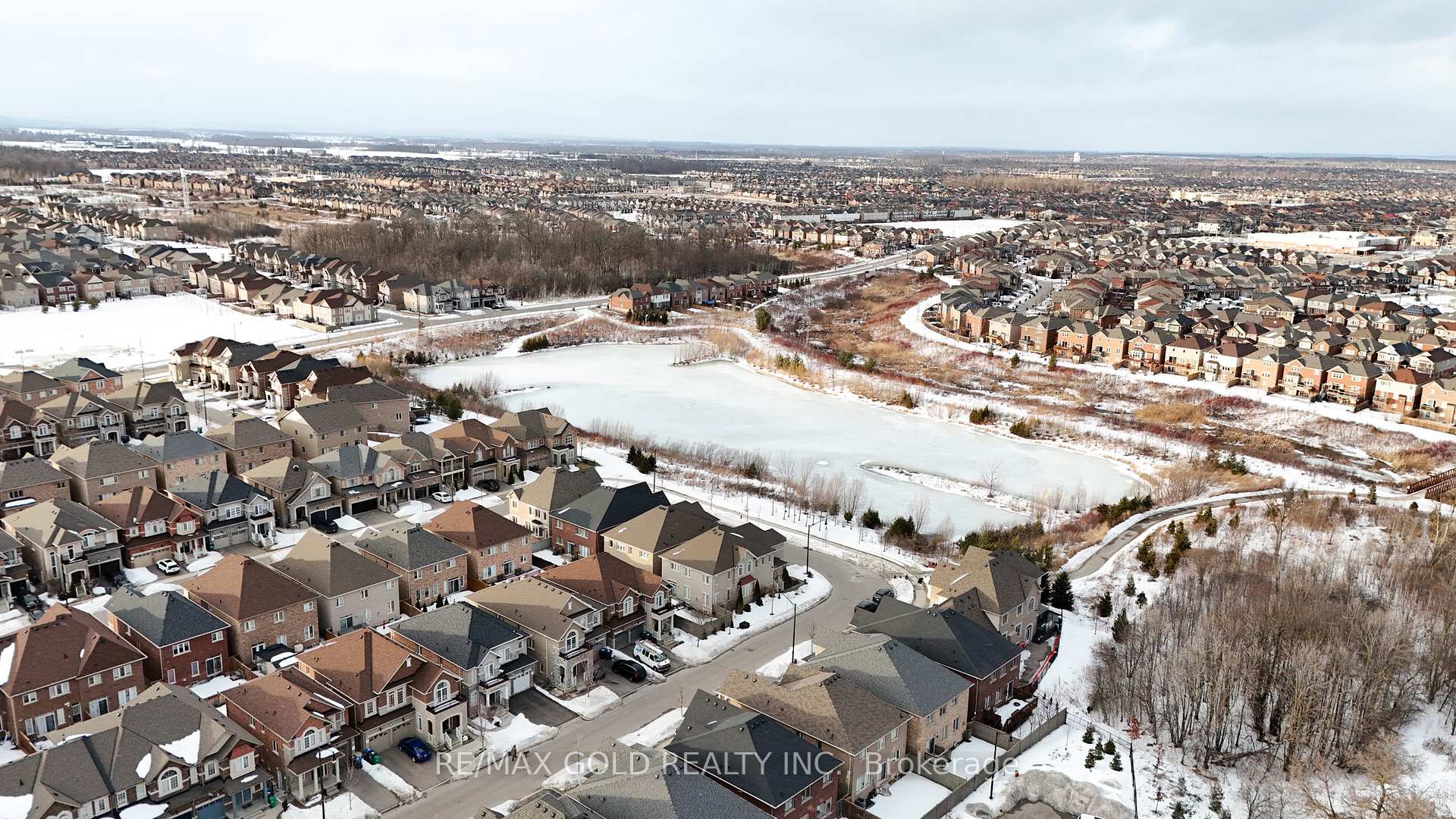 Photo 3 of 26 Summer Wind Lane, Brampton, Northwest Brampton — HOMEH