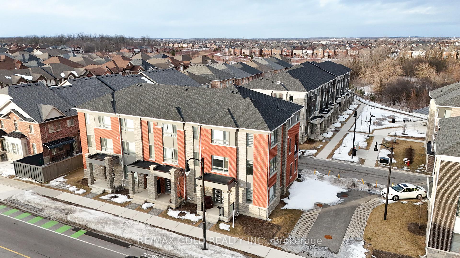 Photo 14 of 26 Summer Wind Lane, Brampton, Northwest Brampton — HOMEH