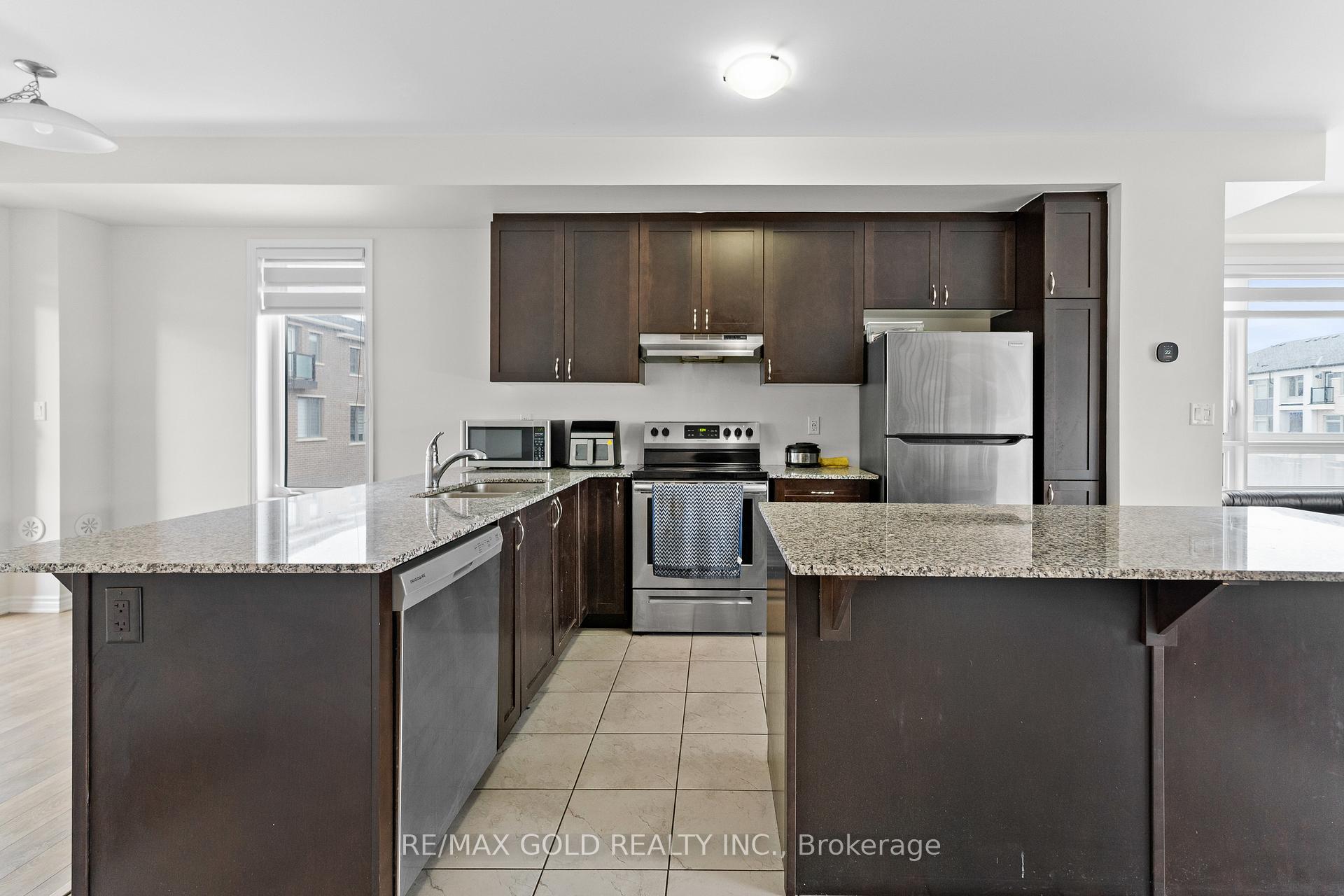 Photo 19 of 26 Summer Wind Lane, Brampton, Northwest Brampton — HOMEH