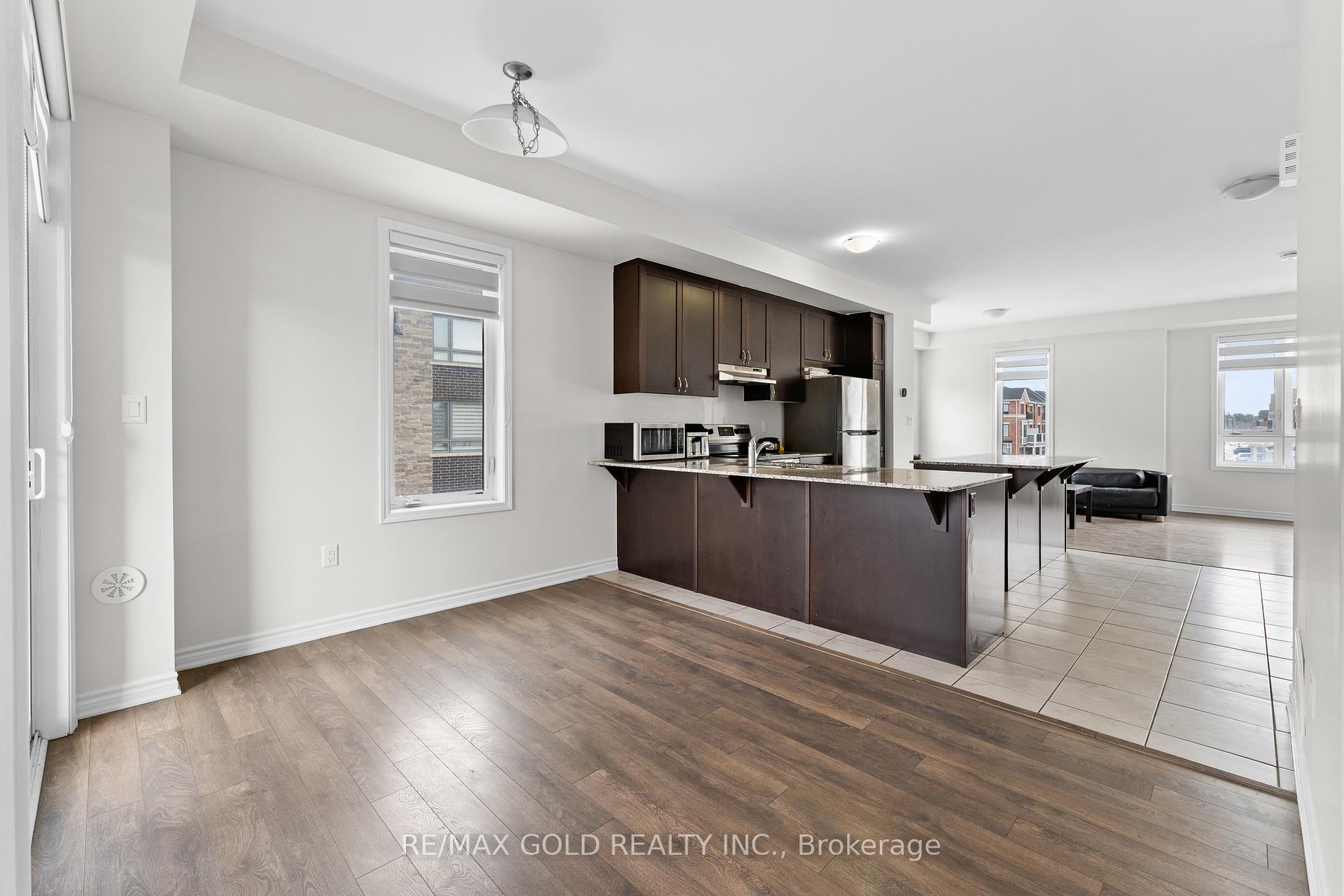 Photo 18 of 26 Summer Wind Lane, Brampton, Northwest Brampton — HOMEH