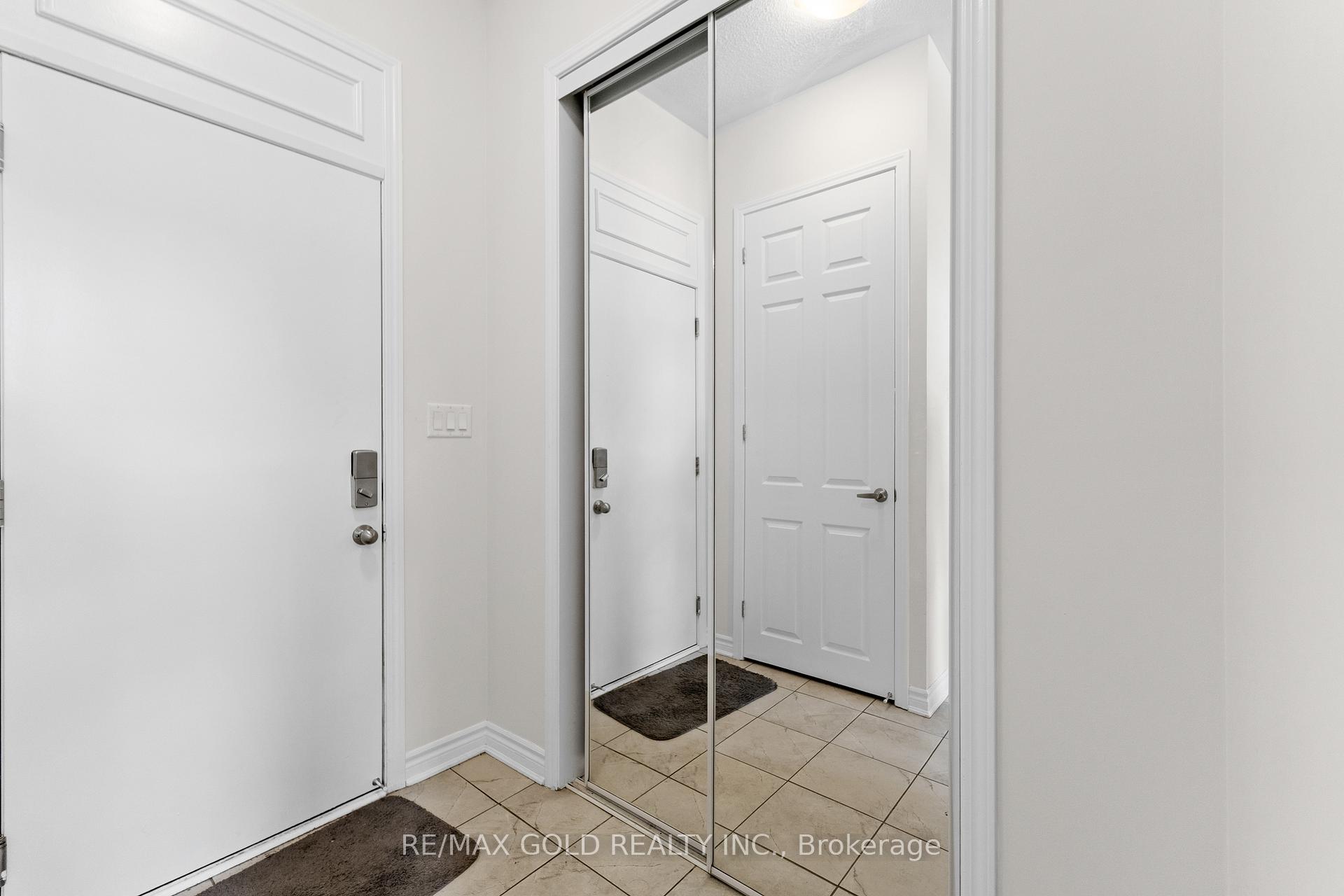 Photo 15 of 26 Summer Wind Lane, Brampton, Northwest Brampton — HOMEH