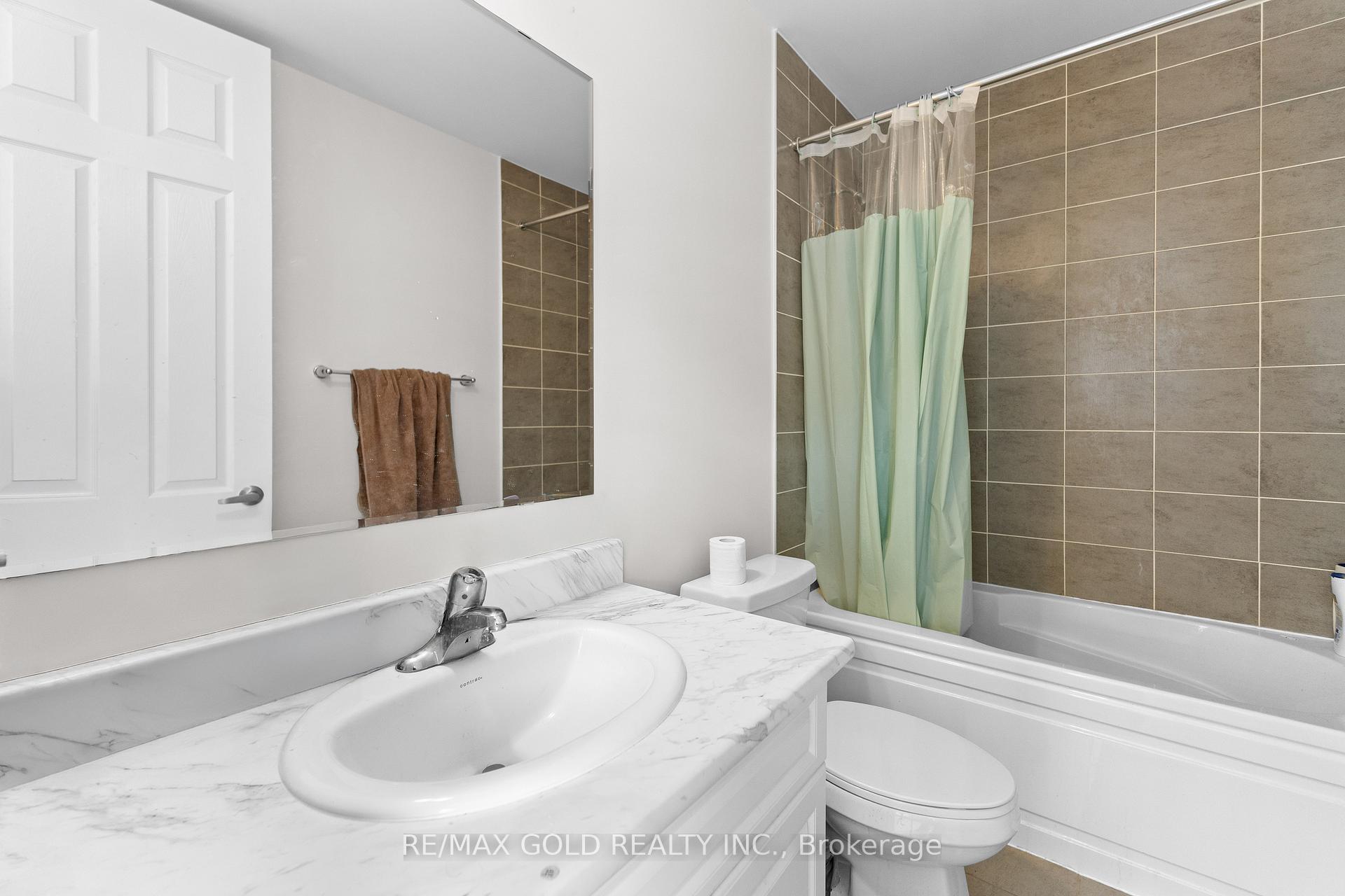 Photo 7 of 26 Summer Wind Lane, Brampton, Northwest Brampton — HOMEH
