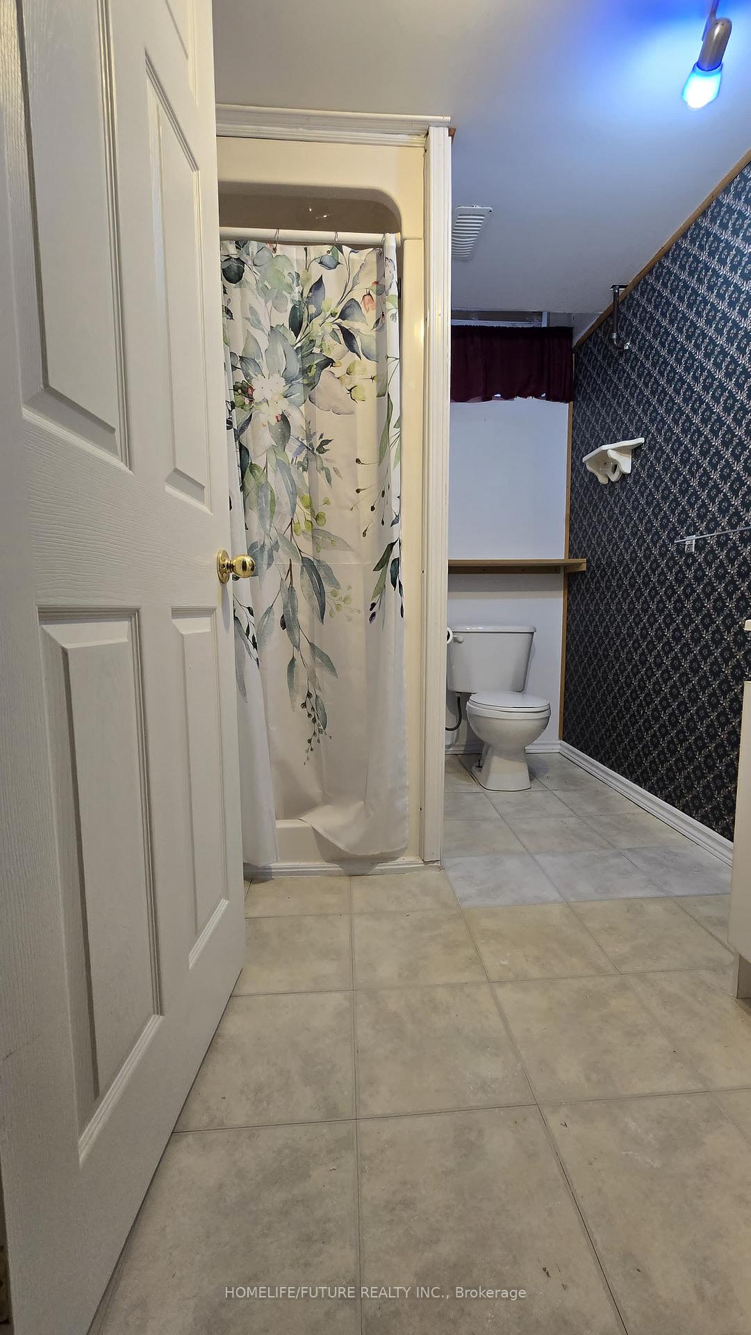 Photo 4 of Unit Bsmt, 379 Gothic Drive, Oshawa, Eastdale — HOMEH