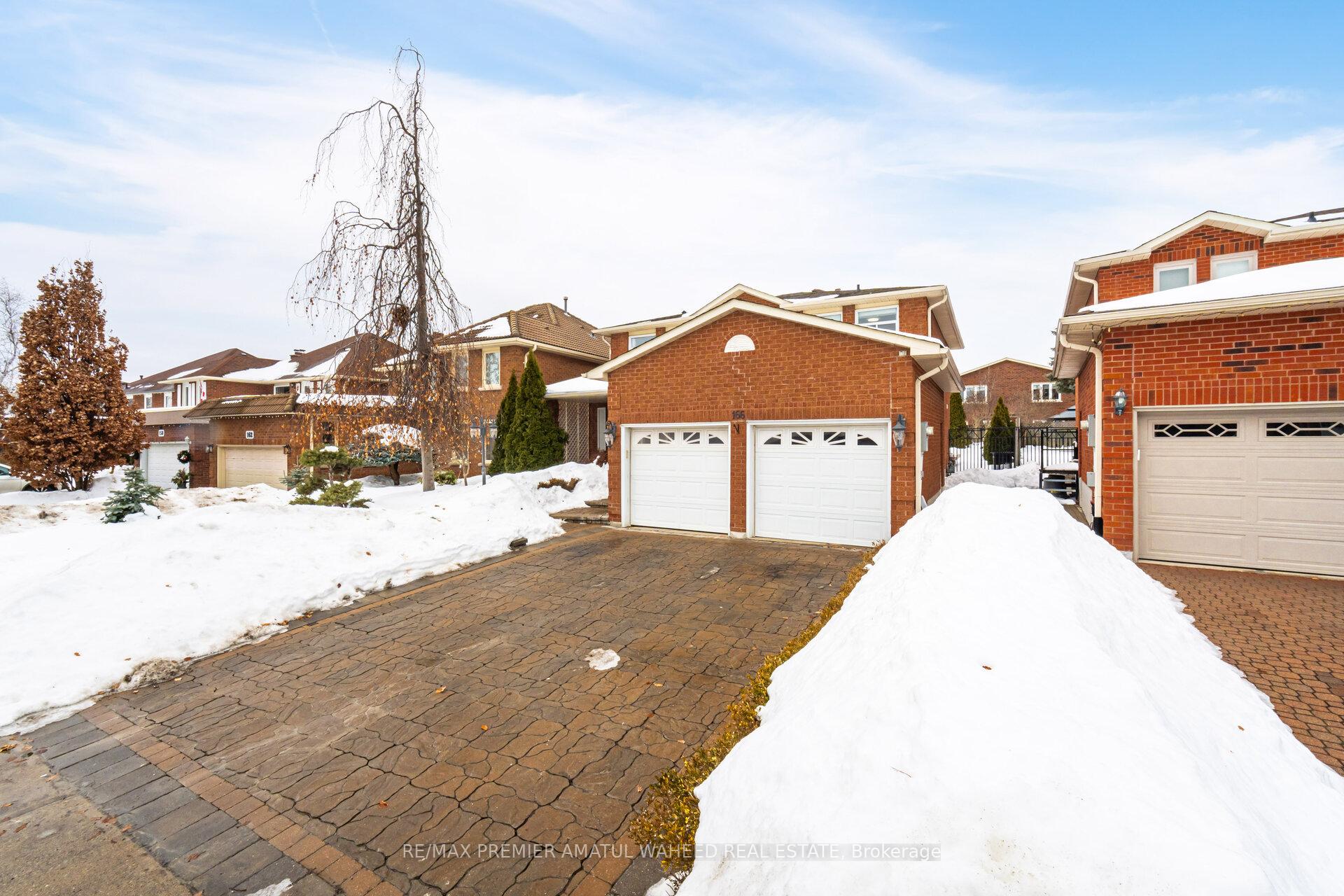 Photo 2 of 166 Killian Road, Vaughan, Maple — HOMEH