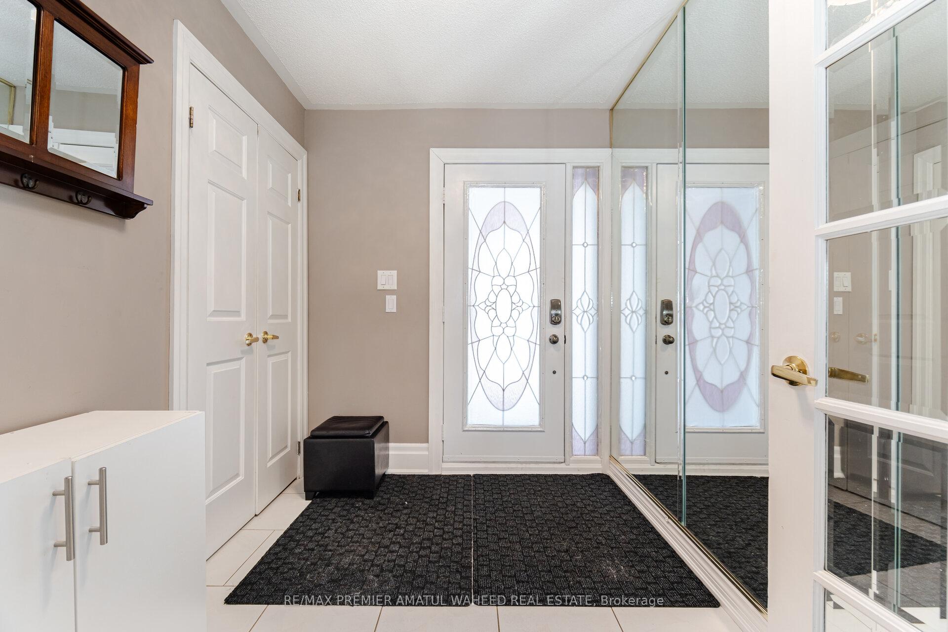 Photo 19 of 166 Killian Road, Vaughan, Maple — HOMEH