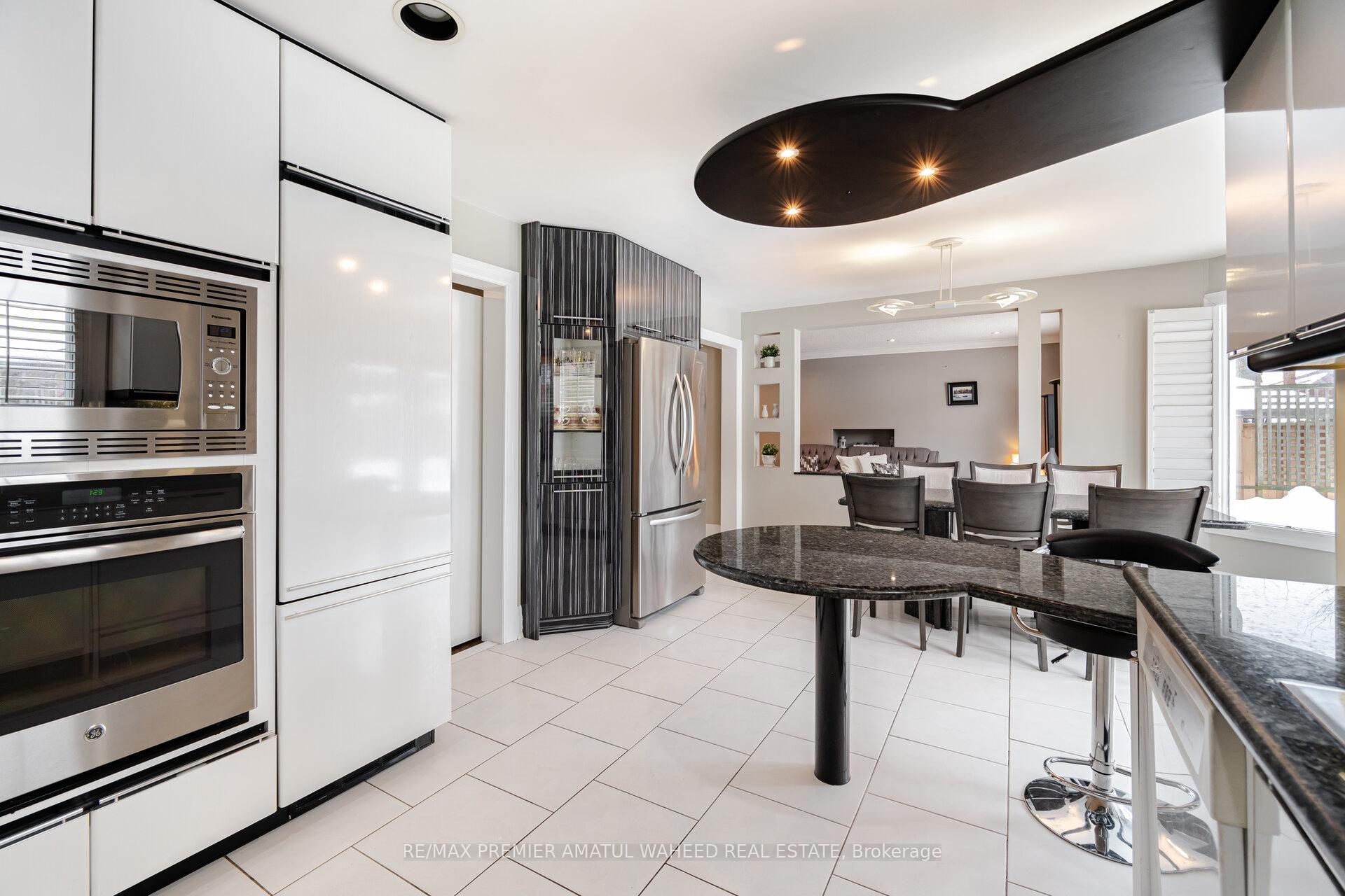 Photo 16 of 166 Killian Road, Vaughan, Maple — HOMEH