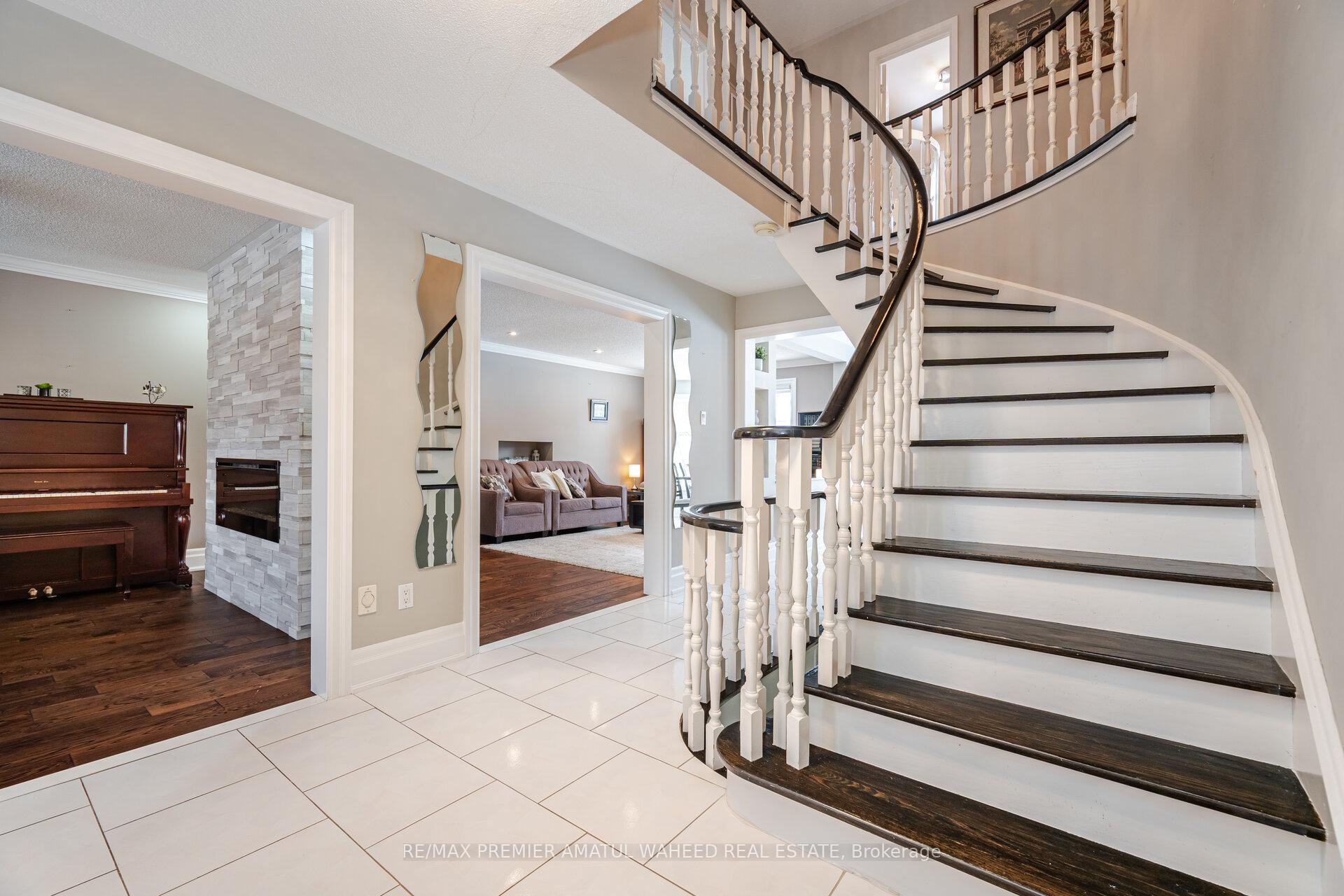 Photo 23 of 166 Killian Road, Vaughan, Maple — HOMEH
